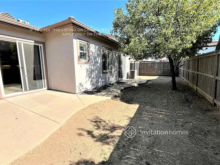 1118 Lawrence Ln — Photo 10