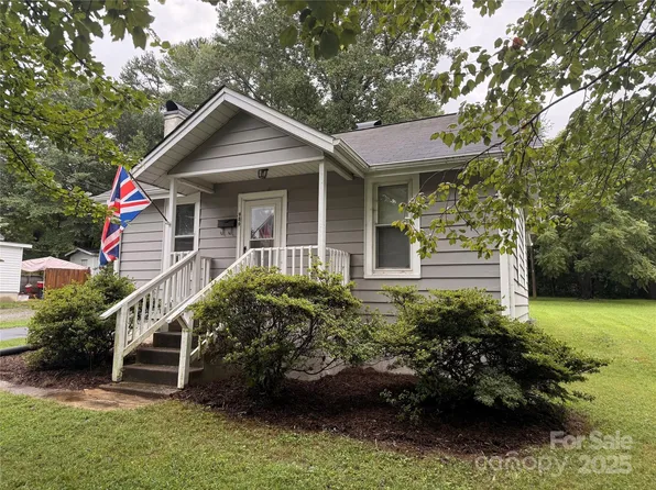 986 20th St NE, Hickory, NC 28601