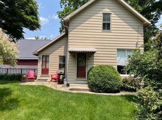 263 Seymour Rd, Woodbridge, CT 06525