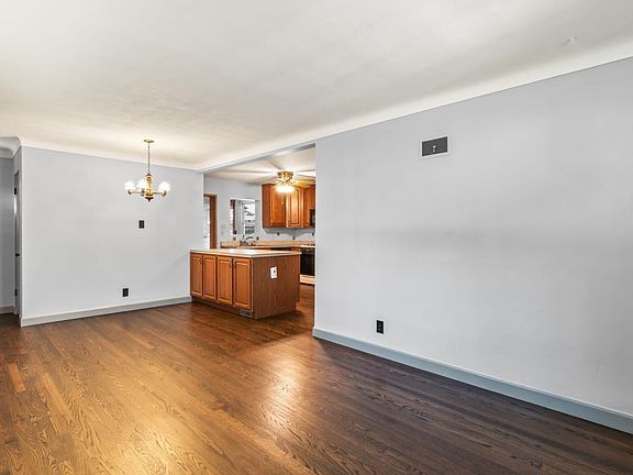 5th image of 7707 Elton St