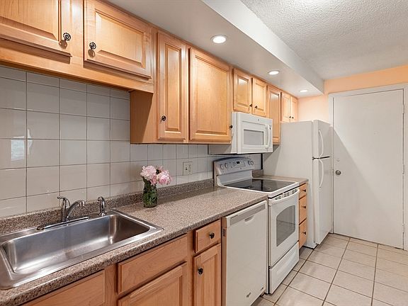 5th image of 5 Hallmark Gdns APT 12
