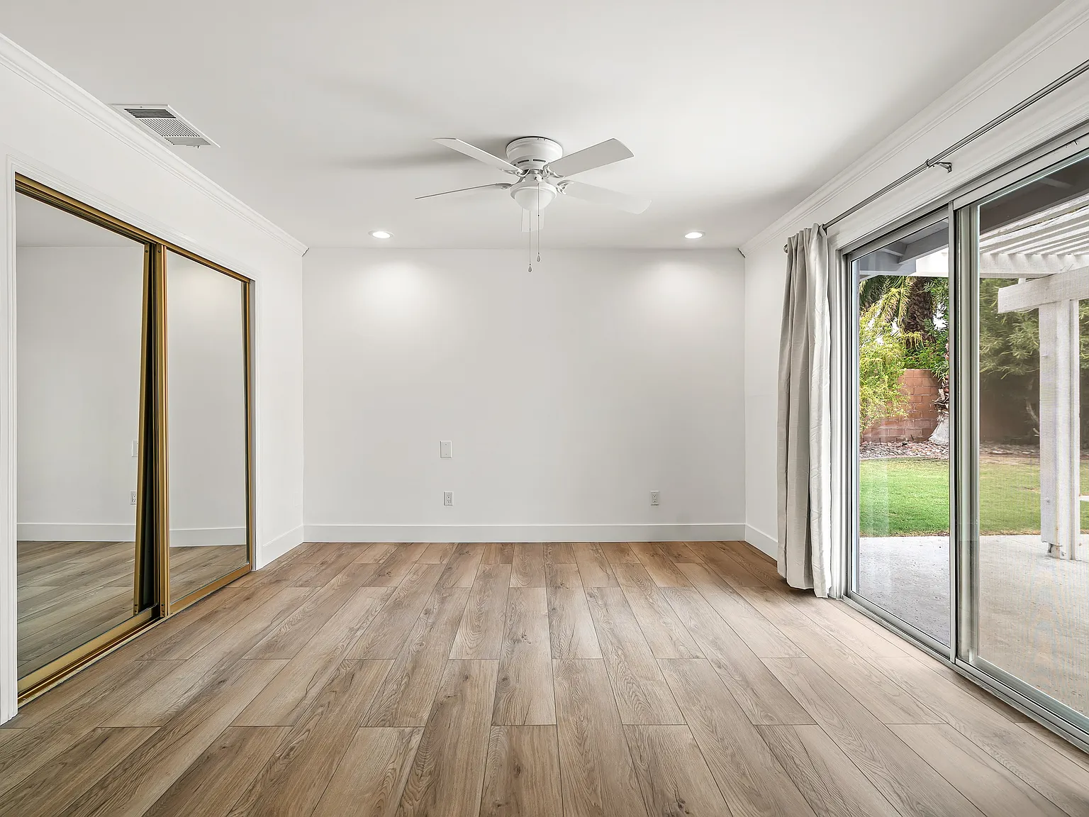 3 bed, 1624 sqft, $4,150 — Photo 3