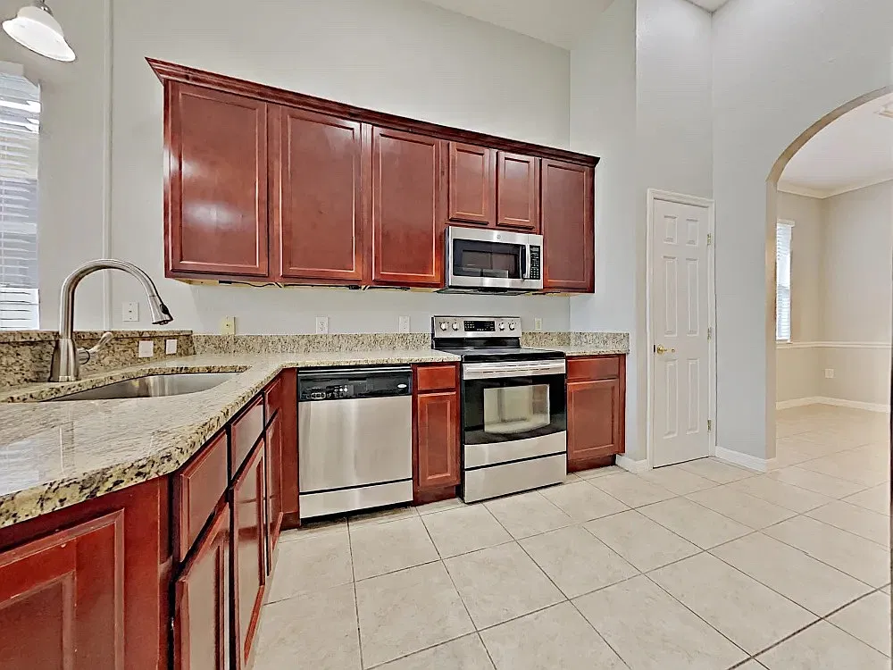 3 bed, 1590 sqft, $2,405 — Photo 1