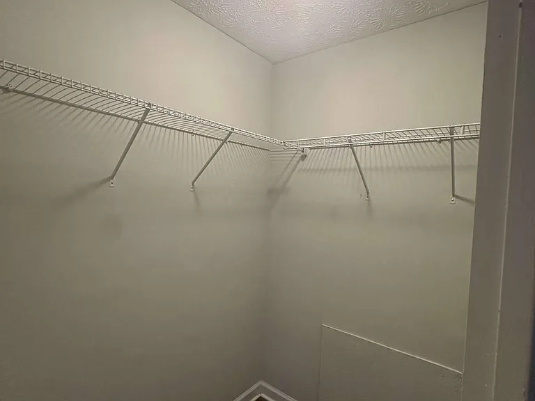 40 Lake Ct — Photo 16