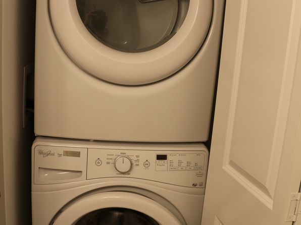 2 bedroom rental in Surrey — photo 12