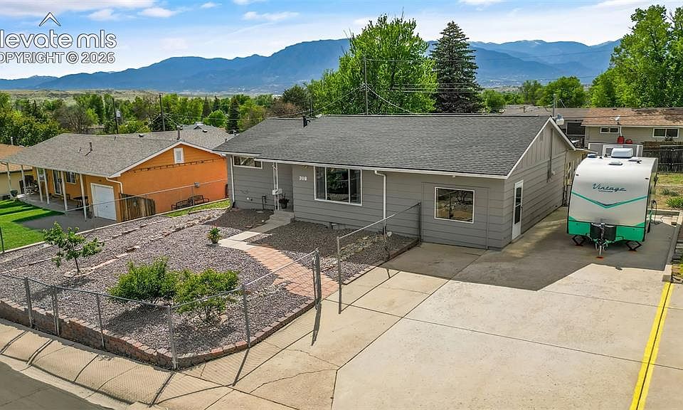 1st image of 308 Rose Dr