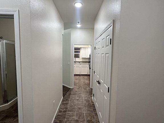 4th image of 407 1st St Unit 301