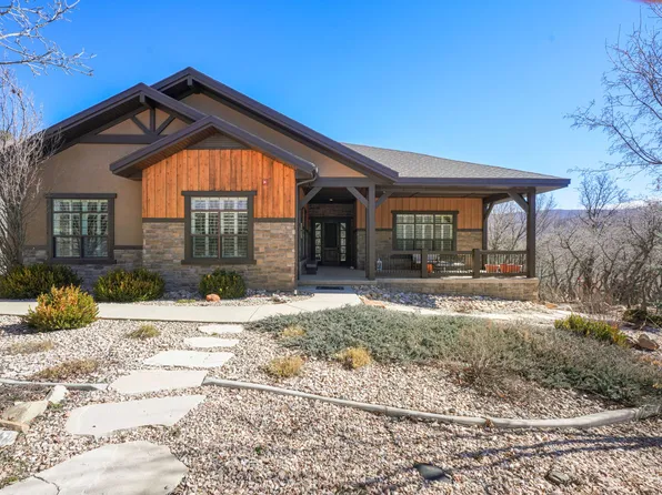 82 N Meadow Dr, Springville, UT 84663