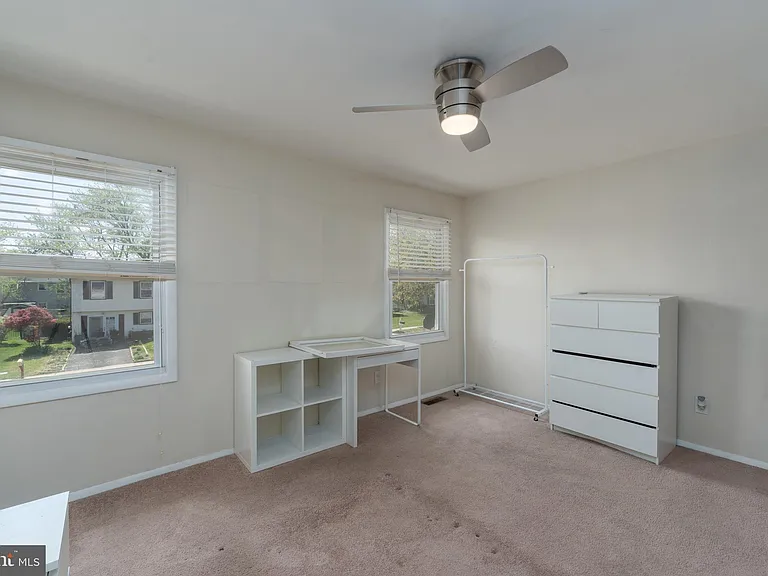 1908 Champlain Dr — Photo 35
