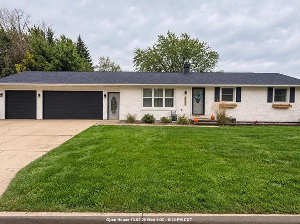 1371 Cormier Rd, Green Bay, WI 54313