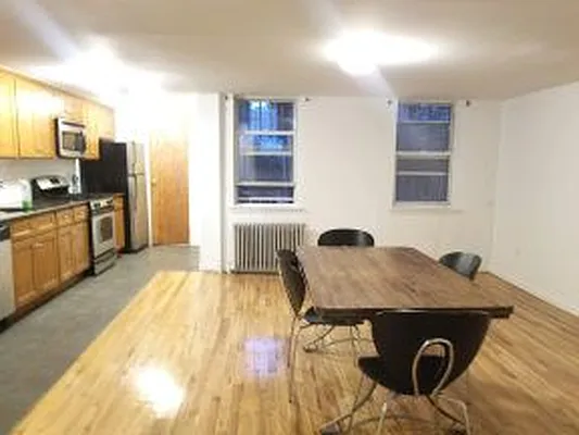 Rented by MCR Realty | media 19