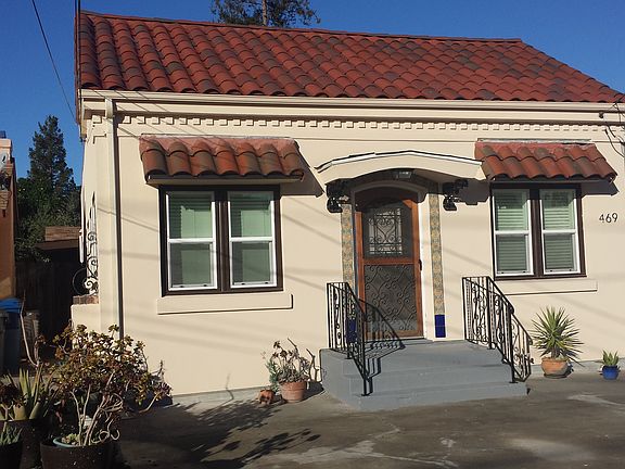 3rd image of 469 Clifton Ave