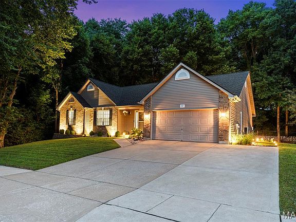 3rd image of 2062 Great Oaks Valley Dr