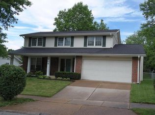608 Hickory Knoll Ct, Ballwin, MO