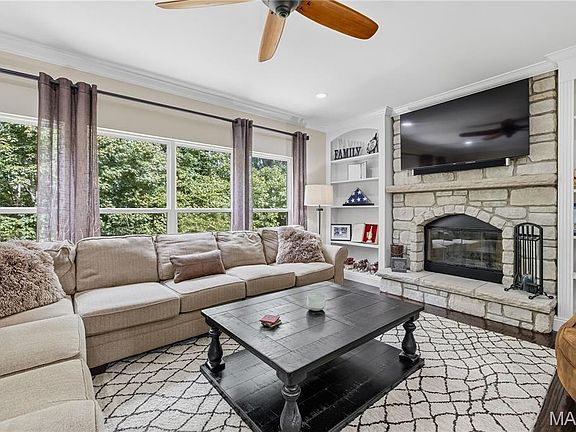3rd image of 334 Palisades Ridge Ct