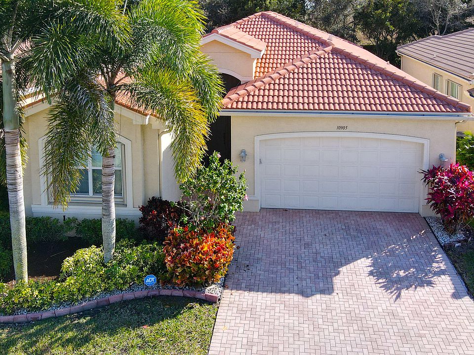 1st image of 10905 Carmelcove Cir