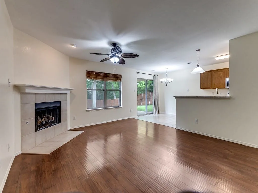 Building Photo - 2056 Riverbirch Ln