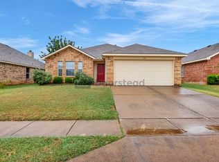 523 Elk Run Dr, Fort Worth, TX 76140