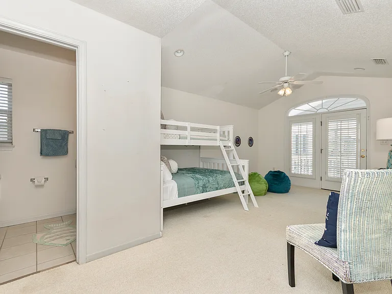4612 Surf St — Photo 8