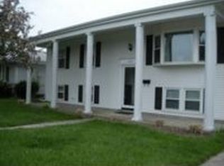 225 E 40th Pl, Griffith, IN 46319