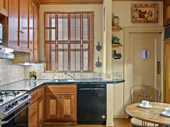 255 West 84th Street image 7 of 22