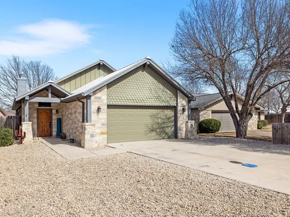 2512 Rogers Cir, Kerrville, TX 78028