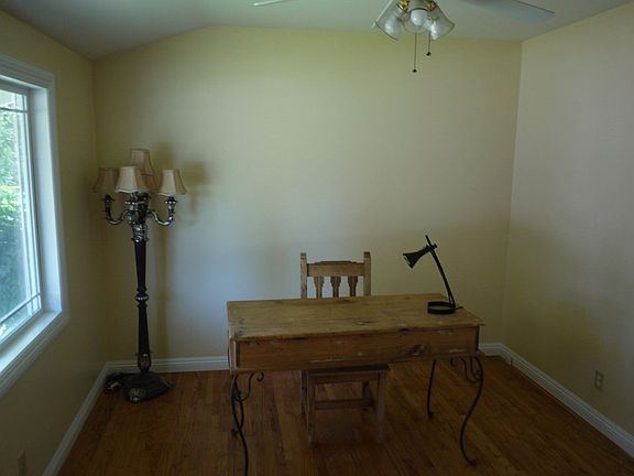 4th image of 714 E Herring Ave