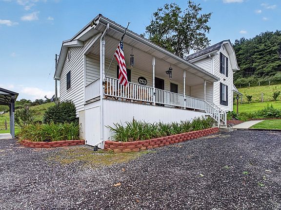 2nd image of 439 Wallens Creek Rd