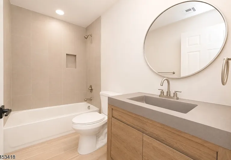 29 Frederick St #2 — Photo 8
