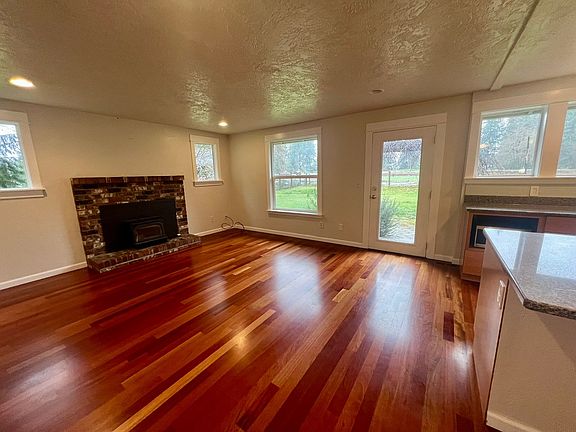 5th image of 2027 26th Ave NW