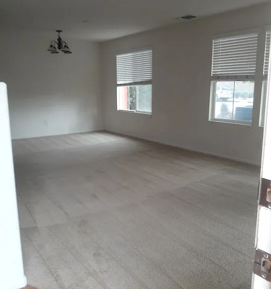 642 W Brewer Rd — Photo 2