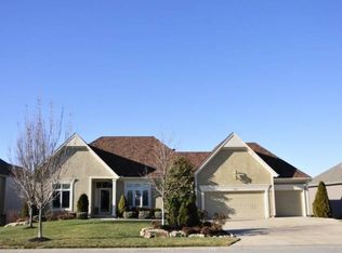 9912 Skyview Ln, Lenexa, KS 66220