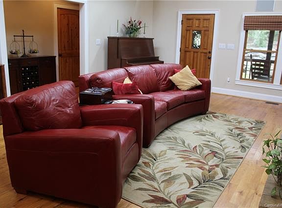 4th image of 1729 Plantation Ct