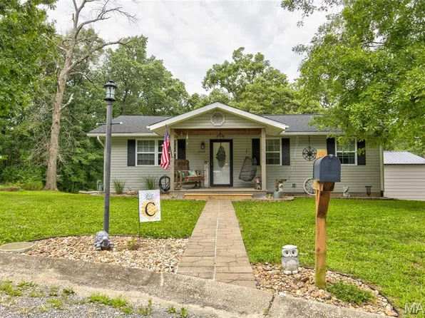 15337 Jeffrey Ln, Brighton, IL 62012