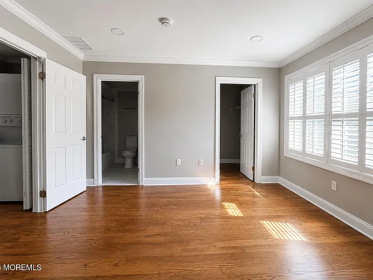 75 E Washington St — Photo 16