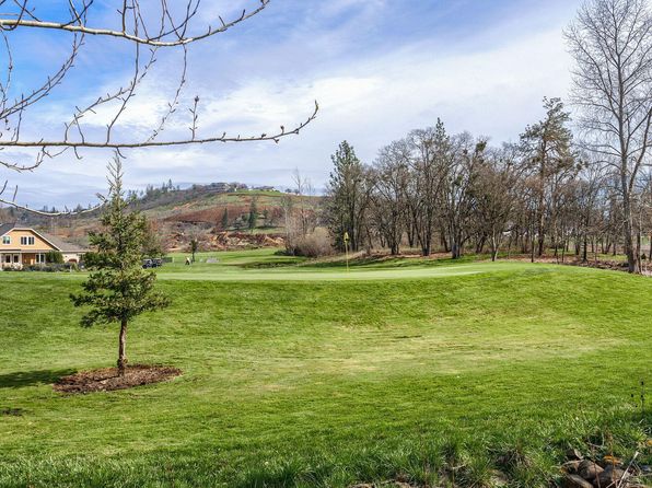 103 Golf View Dr, Eagle Point, OR 97524