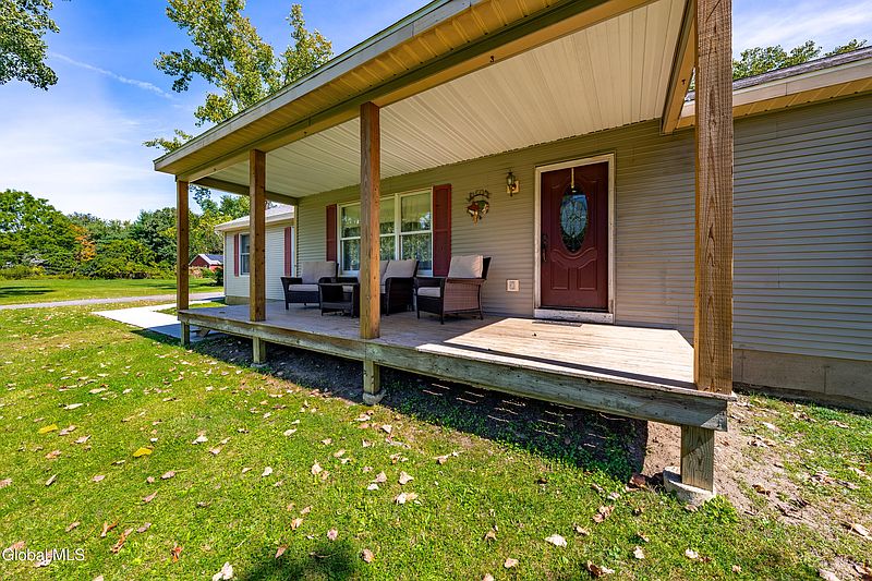 4th image of 110 Waterbury Road