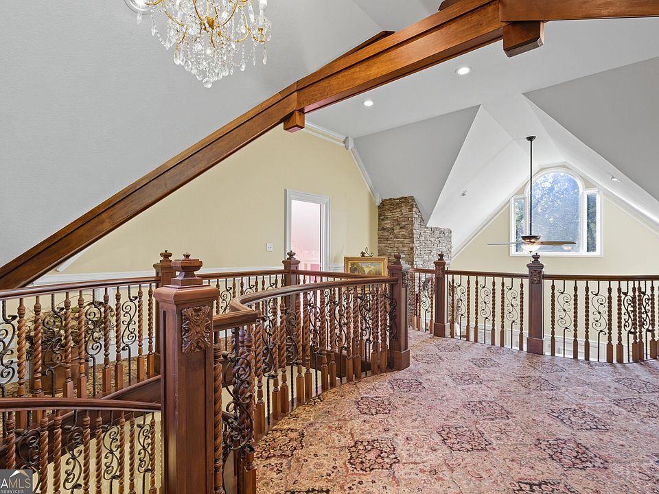 34th image of 1091 Echota Rd