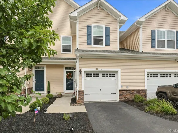 4 Woodrose Court, Middletown, NY 10940