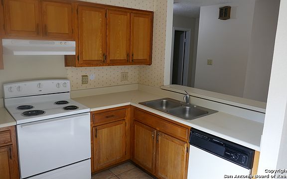 3rd image of 8702 Welles Hbr
