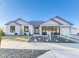 6355 W 32nd Ave, Kennewick, WA 99338