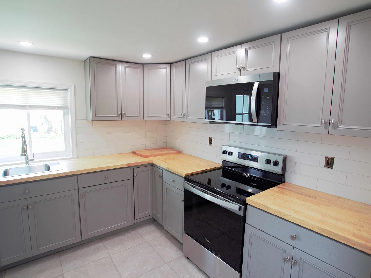 2 bed, 1025 sqft, $1,800 — Photo 1