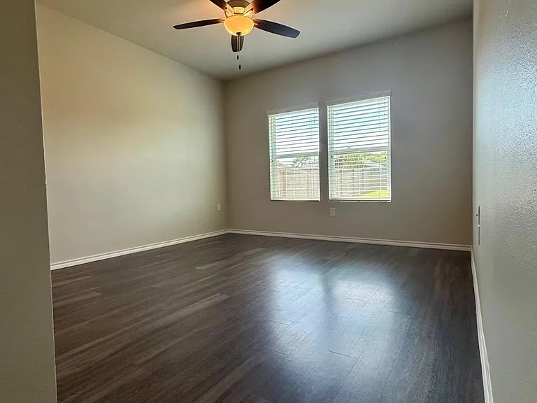 1411 Monterey Dr — Photo 7