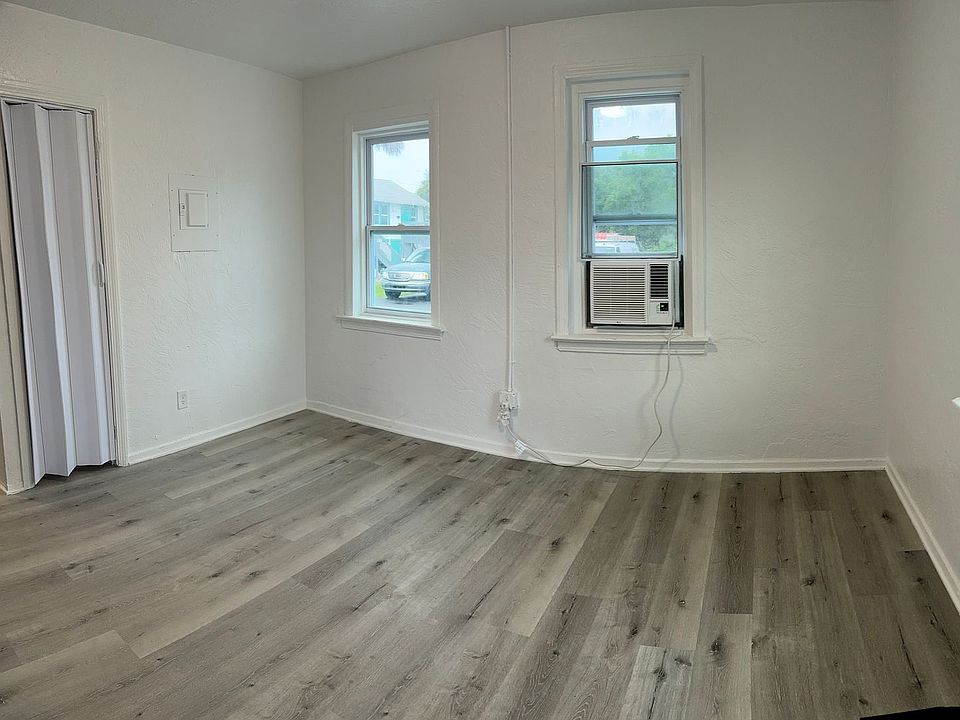 2nd image of 228 N Oleander Ave #1