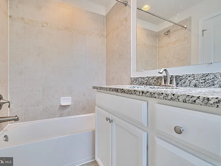 8016 Blue Stream Dr — Photo 23