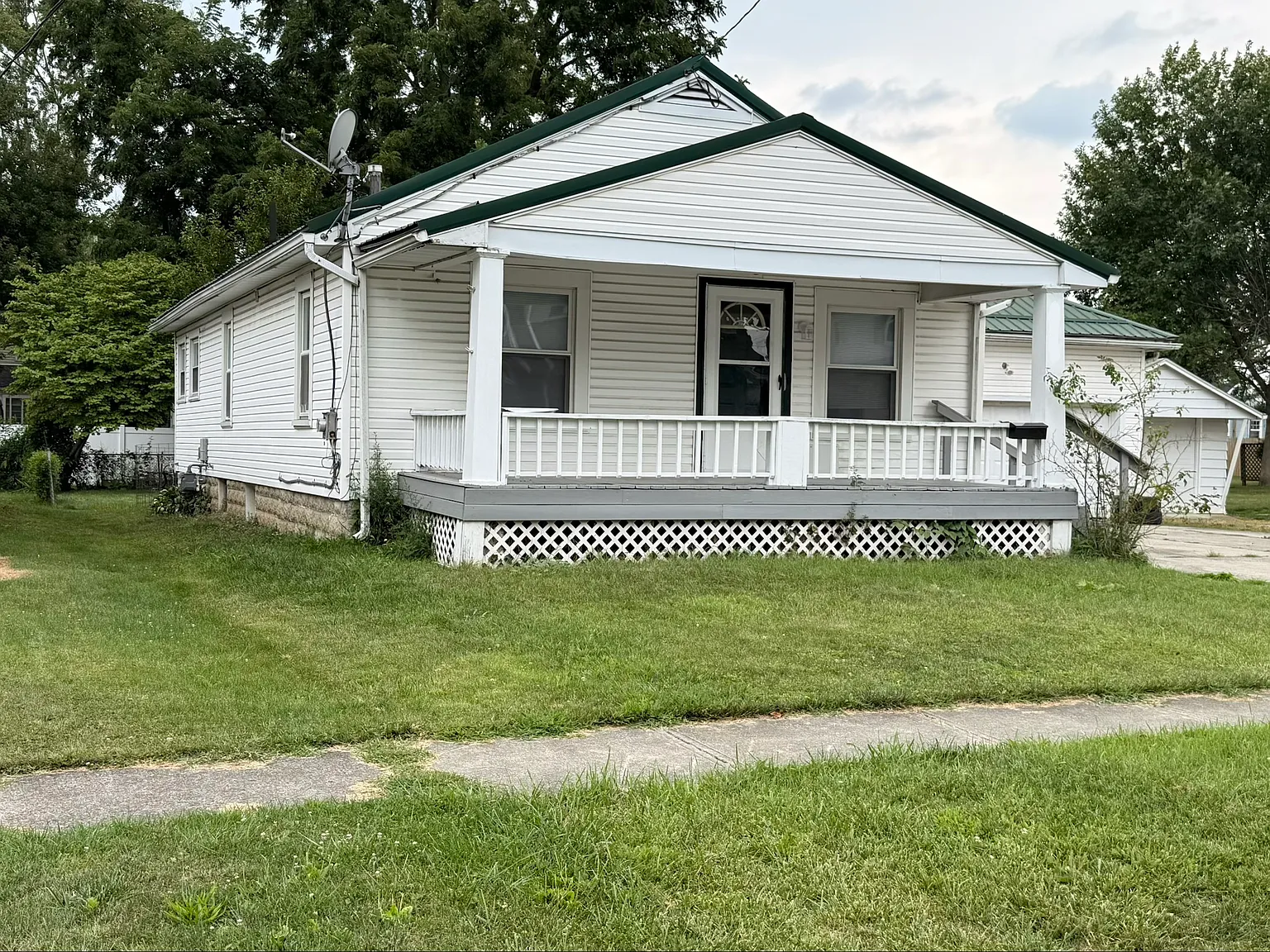3 bed, 1234 sqft, $1,200 — Photo 1