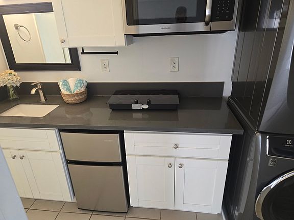 2nd image of 35 Catamaran St APT 3