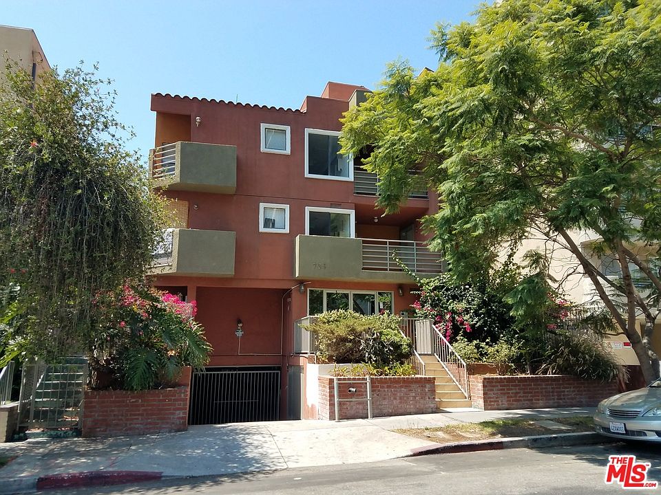 1st image of 709 S Kingsley Dr
