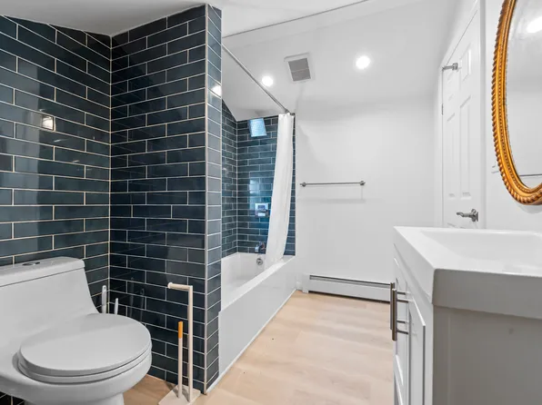 67-02 Almeda Avenue image 33 of 41