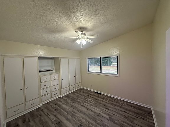 3rd image of 749 Meadowdale Pl